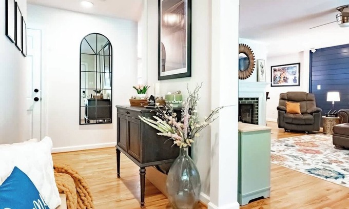 Northwest Raleigh Casa | Crabtree Valley Retreat - Lenovo Center, RDU, UNC Rex