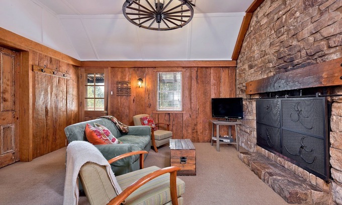 Crackenback Cabaña | Crackenback Cottage 1884: 2 bedroom