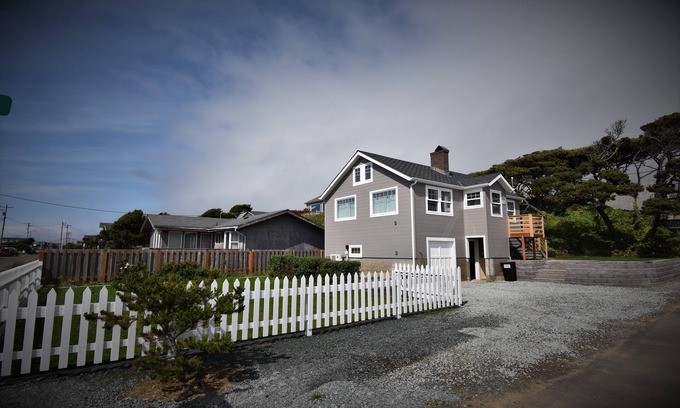 Rockaway Beach Casa | ¡Cracker Box Palace a pocos pasos de la playa!