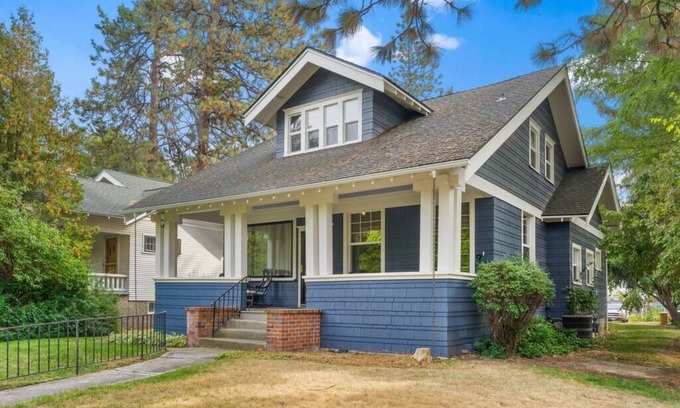 Manito Casa | Craftsman Crush | Comfy, Stylish, South Hill