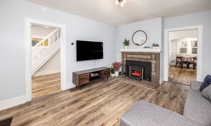 Northwest Everett Casa | Craftsman home in historic area