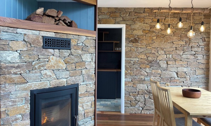 Burrawang Cabaña | Craftsman Stone and Wood Cottage. Family Farm Stay at MaddOx Farm in Burrawang