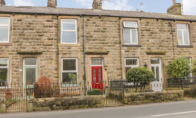 Embsay Cabaña | CRAG VIEW COTTAGE, pet friendly, character holiday cottage in Embsay