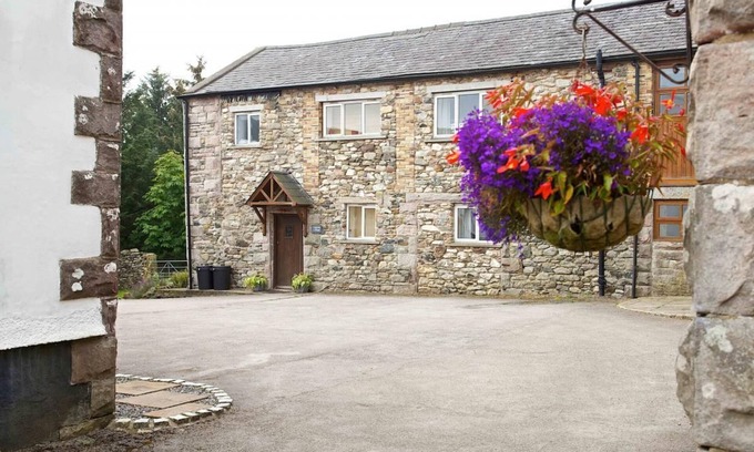 Penrith Cabaña | Cragside Cottage - a cottage that sleeps 7 guests in 4 bedrooms