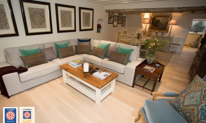 Bourton-on-the-Water Cabaña | Craigmoor Cottage, enchanting, tranquil & central in Bourton-on-the-Water