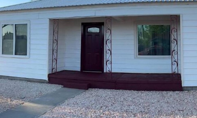 Hobbs Casa | Cranberry Cottage