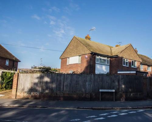 Seaford Casa | Cranford House By Air Premier