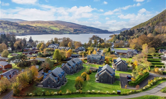 Kenmore Cabaña | Mains of Taymouth, Kenmore ~ 4 * Crannog Lodge - capacidad para 6 personas en 3 habitaciones