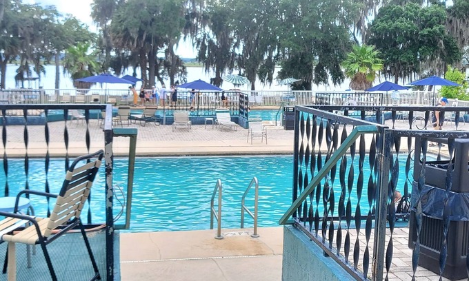 Salt Springs Alquiler De RV | Crazy Nanas Glamping w Golf Cart Formally Richwood