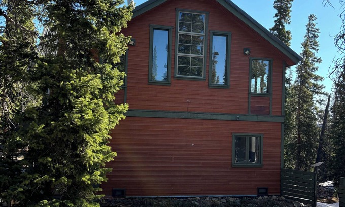 Valley of the Sun Casa | Create Mountain Memories: Family-Friendly Chalet on Hiking Trails