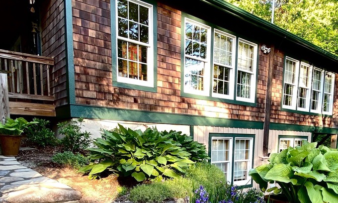 Swannanoa Cabina | Creative & Sophisticated Retreat Between Asheville and Black Mountain