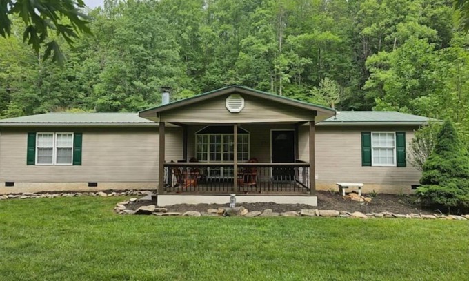 Hot Springs Cabaña | Creek Life Cottages II