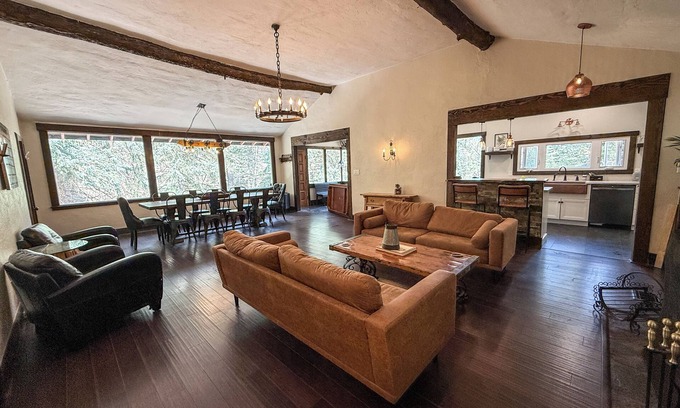 Kerr Gulch Cabina | Creek Retreat- Hot Tub with Views