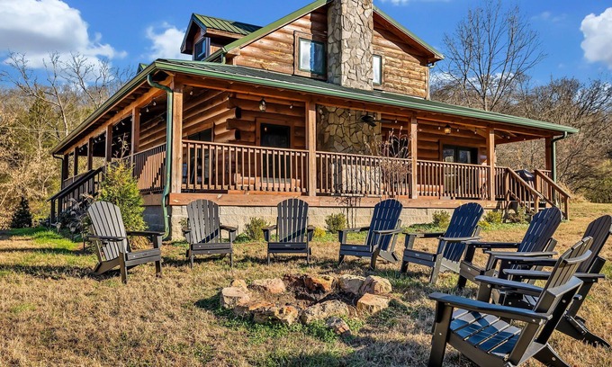 Marrowbone Cabina | 15 min to downtown Nashville, Luxury Cabin Retreat, Great Summer Rates