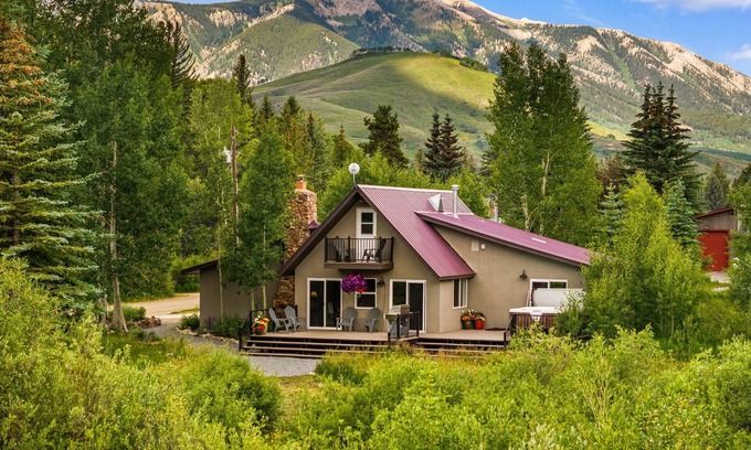 Crested Butte Casa | Creek Side Getaway