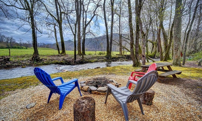 Hayesville Casa | Creekfront Hayesville retreat w/ wrap-around porch and views!