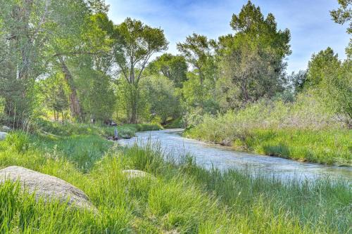 Buena Vista Casa | Creekside Buena Vista Retreat Walk to Main St!