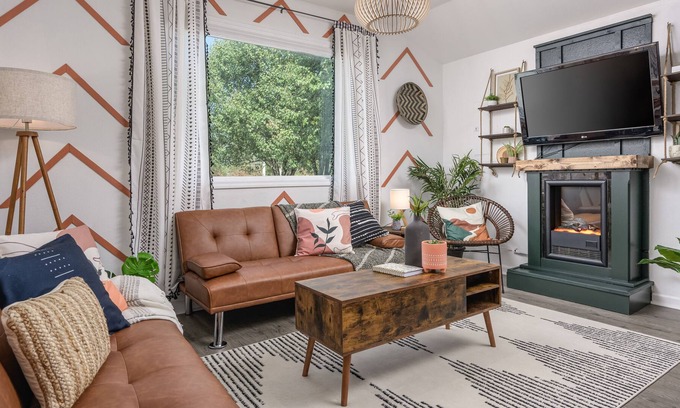 Sale Creek Casa | Creekside Bungalow nestled in natures finest