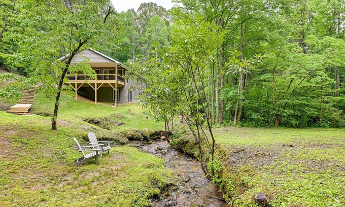 Franklin Cabina | Creekside Cabin in Franklin ~ 8 Mi to Downtown!