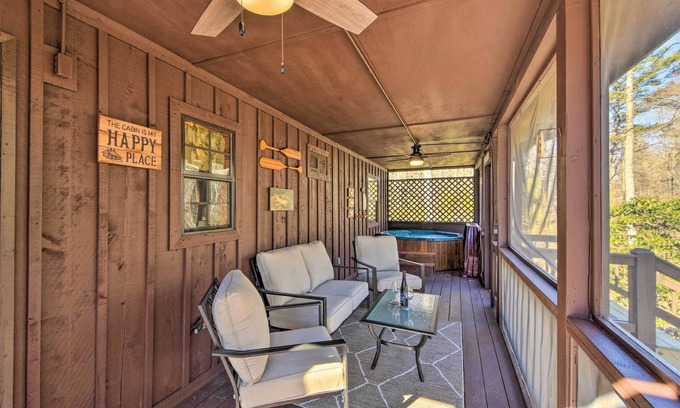 Foxfire Estates Cabina | Creekside Cabin in the Blue Ridge Mountains!