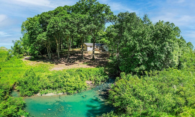 Sunset Road Casa | Creekside cottage~hot tub~park