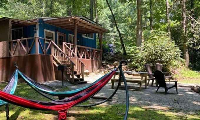 Bryson City Cabaña | Creekside Cottage