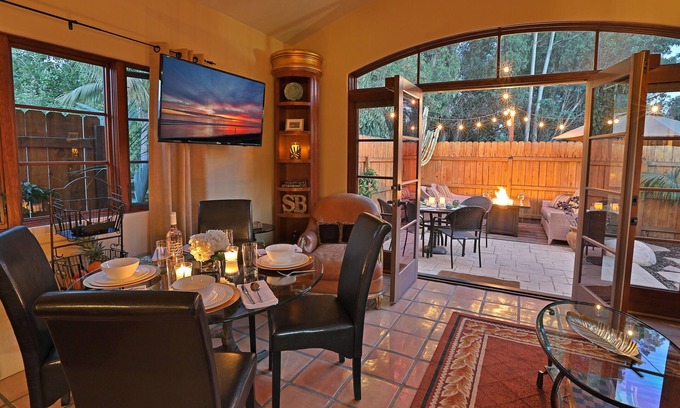 Santa Barbara Casa | Creekside Cottage - ¡Romántico, aislado y cerca de todo lo que Santa Bárbara tiene para ofrecer!
