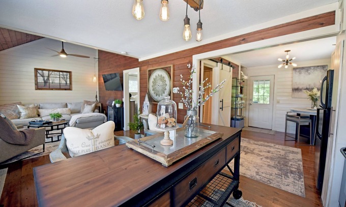 Blairsville Casa | Creekside Cottages : Sneffles Mountain Luxury in Town