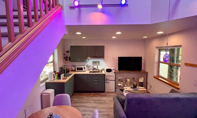 Beaverton Casa | Creekside Designer Loft in Beaverton