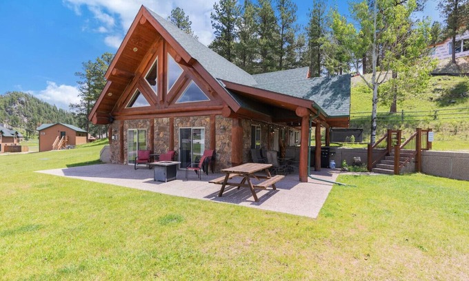 Rapid City Casa | Creekside Gem at Sheridan Lake
