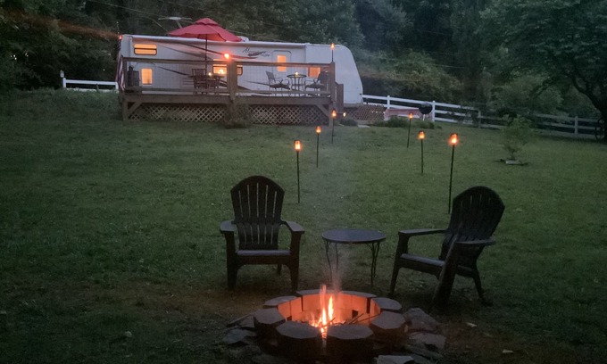 Ellijay Casa | Creekside Glamping Escape!