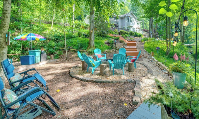Hendersonville Apartamento | Creekside Hendersonville Haven: Hot Tub & Fire Pit