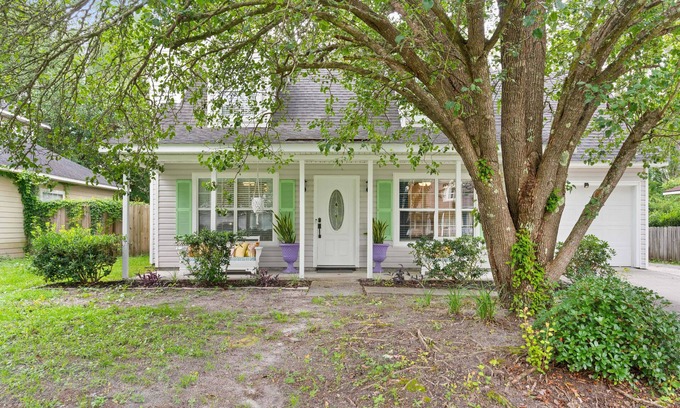 Brunswick Casa | Creekside Hideaway | 3 Bed, 3 Bath