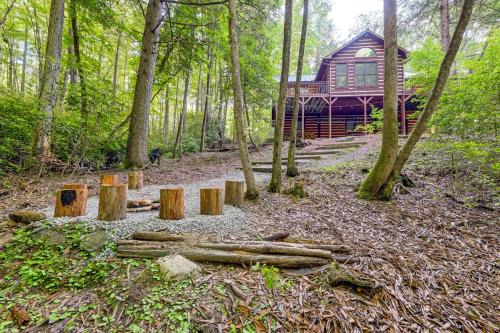 Sapphire Casa | Creekside Lodge about 4 Mi to Sapphire Valley Resort!
