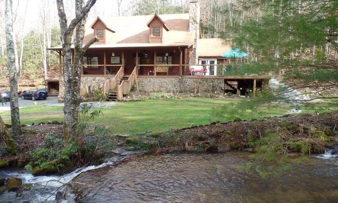 Robbinsville Cama Y Desayuno | Creekside Paradise Bed and Breakfast