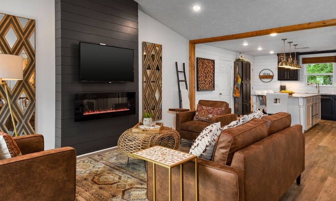 Harrison Condominio | Creekside Place - Pet Friendly, amenities galore & perfect central location