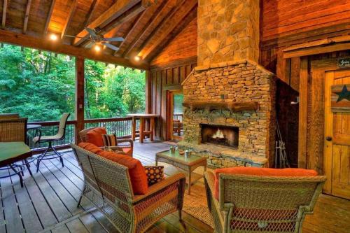 Cashes Valley Casa | Creekside R&R