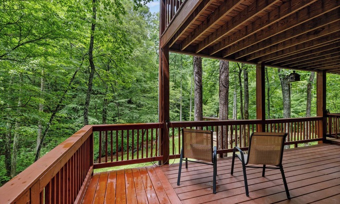 Hiawassee Casa | Creekside Retreat in Hiawassee Near Helen GA