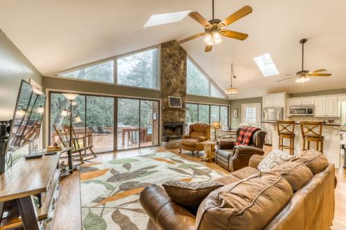 Morganton Casa | Creekside Retreat