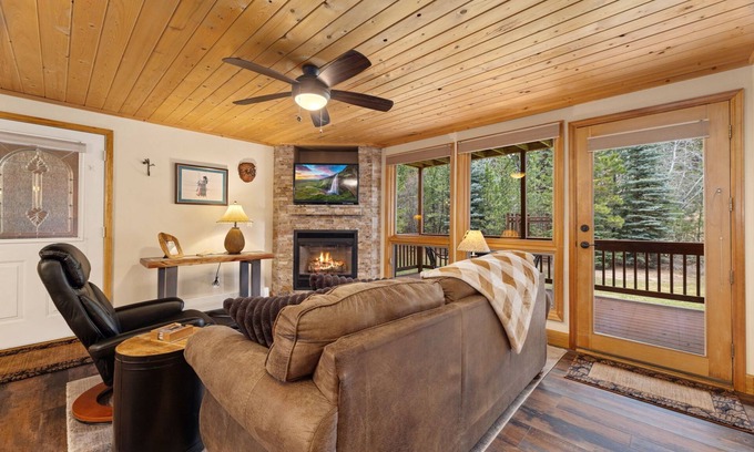 Fall River Estates Condominio | Creekside Suite 06 (NO HT)