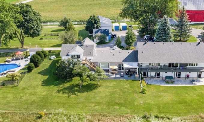 Creemore Casa | Creemore Country Estate With Pool/Tennis/Event Venue