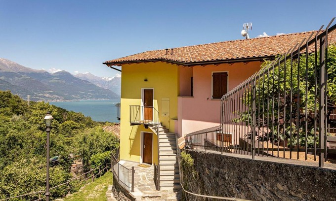 Cremia Casa | Cremia Suits by Halldis