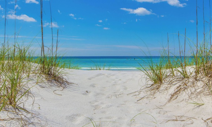 Miramar Beach Condominio | Crescent at Miramar-gulf Front Luxury Condo-free Beach Chairs!