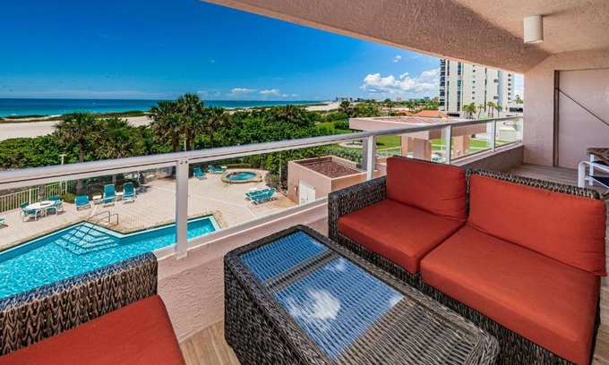 Sand Key Casa | Crescent Beach Club