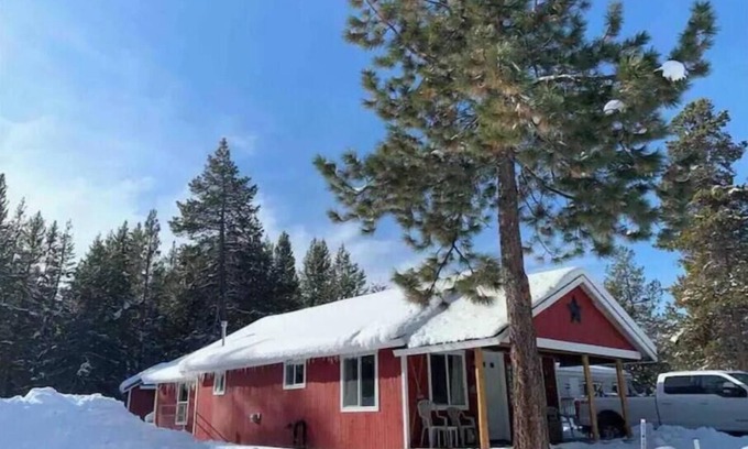 Crescent Casa | Crescent Cabin by Lakes & Rivers