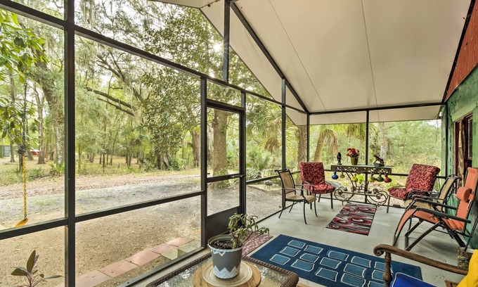 Fruitland Casa | Crescent City Hideaway w/ Screened Porch!