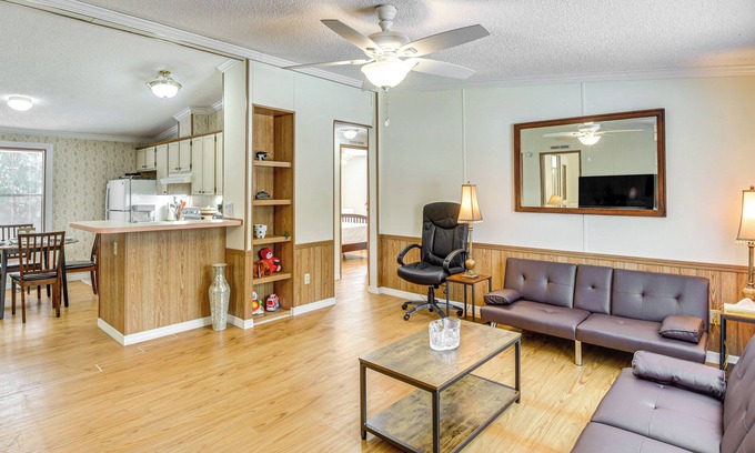 Crescent City Casa | Crescent City Home w/ Charcoal Grill: Near 3 Lakes
