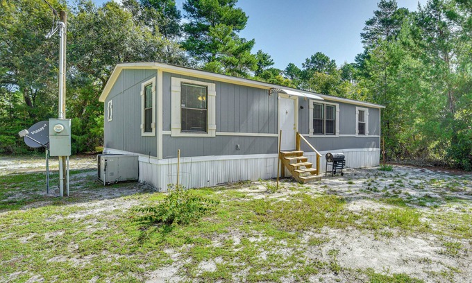 Crescent City Cabaña | Crescent City Home w/ Charcoal Grill: Near 3 Lakes