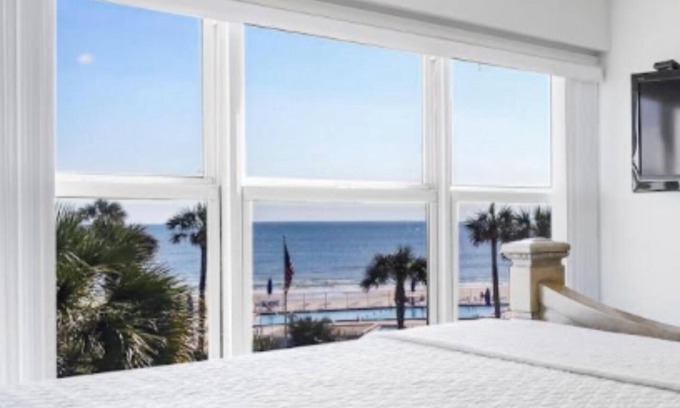Crescent Beach Condominio | Crescent Sandpiper 214 OCEANFRONT -Oceanside pool Crescent Beach St Augustine