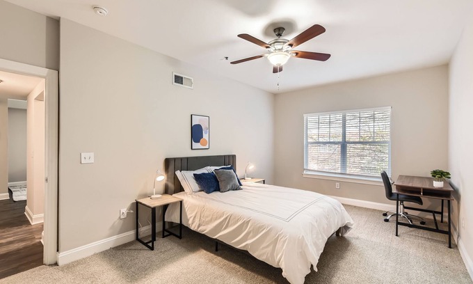 Old Fourth Ward Apartamento | Crest at Midtown 1112 l 1 Bedroom 1 Bathroom